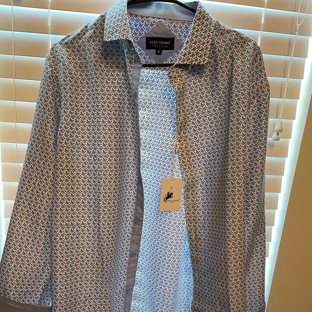 Men’s shirt. Too small and never worn. With tag.